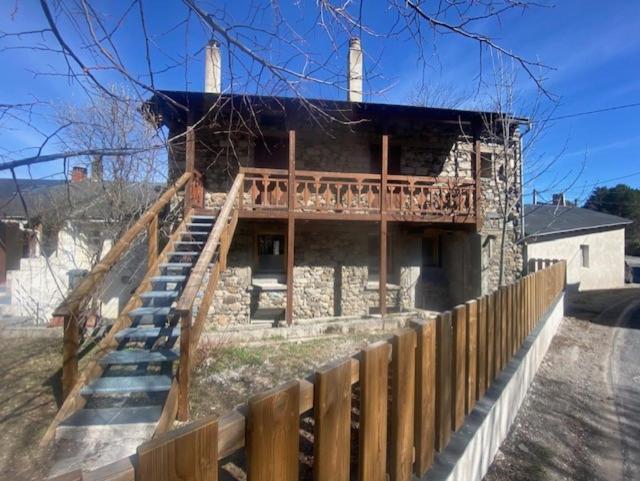 Appartement Avec Vue Et Jardin Formiguères Екстериор снимка